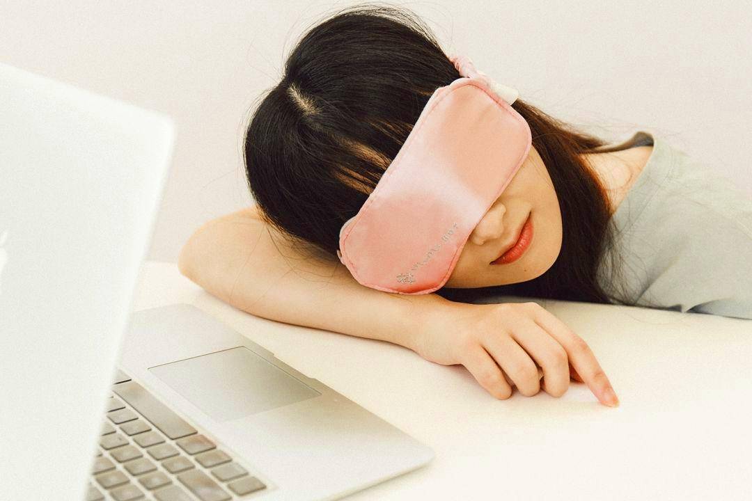 怎么办？三款值得一试的爆款眼罩来了！凯发k8入口长期盯着电脑眼疲劳眼干涩(图2)