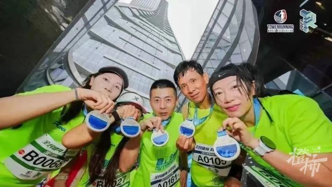 几分钟？橙柿请你挑战自我k8凯发入口爬60层楼要(图6)
